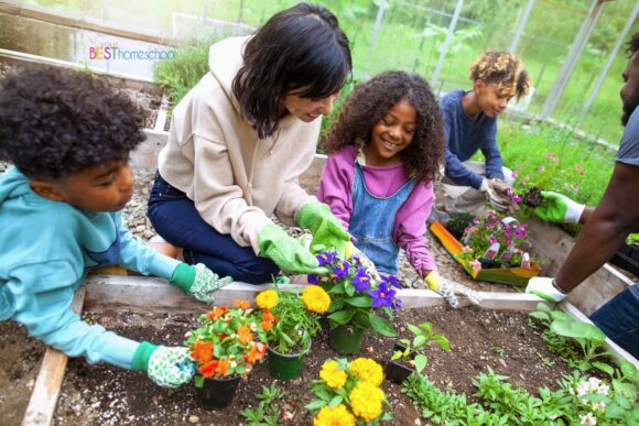 Start here for 21 Summer Homeschool Community Service Ideas! Great ideas for a service-related project with your family.